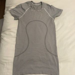 Lululemon Swiftly Tech size 2